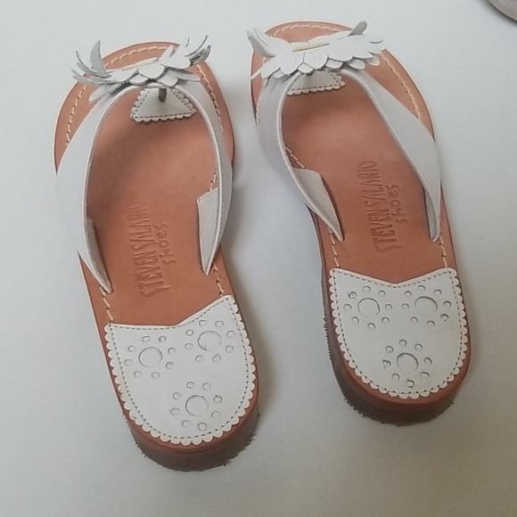 STEVEN SALARIO Daisy Switch Thong Sandals - Picture 6 of 6